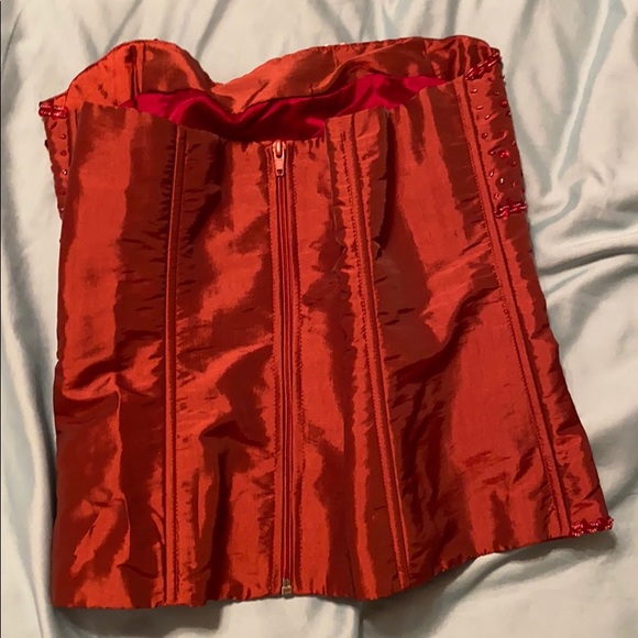 Red corset - Picture 2 of 2